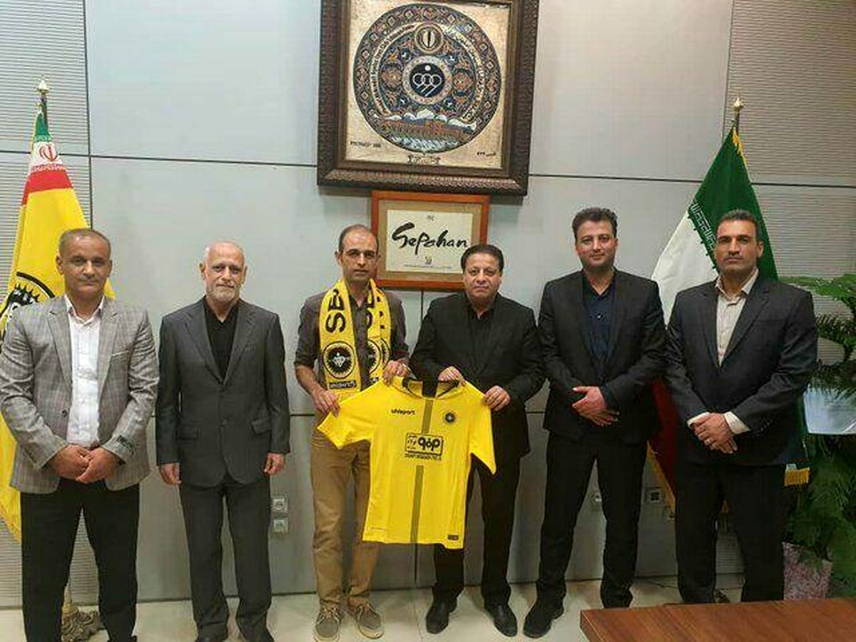 بازتاب حضور نویدکیا روی نیمکت سپاهان در سایت AFC