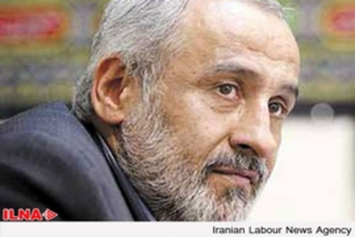 مجلس سربازخانه نیست که فقط حرف هیات رییسه را گوش کنیم