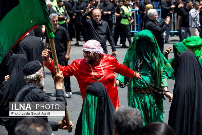 مراسم خیمه‌سوزان ظهر عاشورا در چهارراه گلوبندک تهران/1