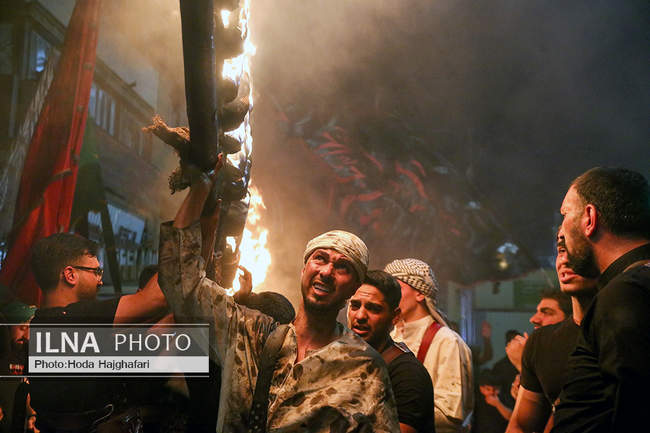 آیین مشعل گردانی دسته نجفی های مقیم قم