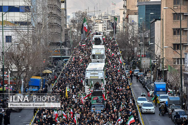 تشییع پیکر ۱۰۰ شهید مردمی و مدافع امنیت در تهران