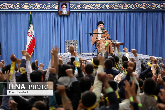 دیدار هزاران نفر از دانشجویان و دانش‌آموزان با رهبر معظم انقلاب اسل�