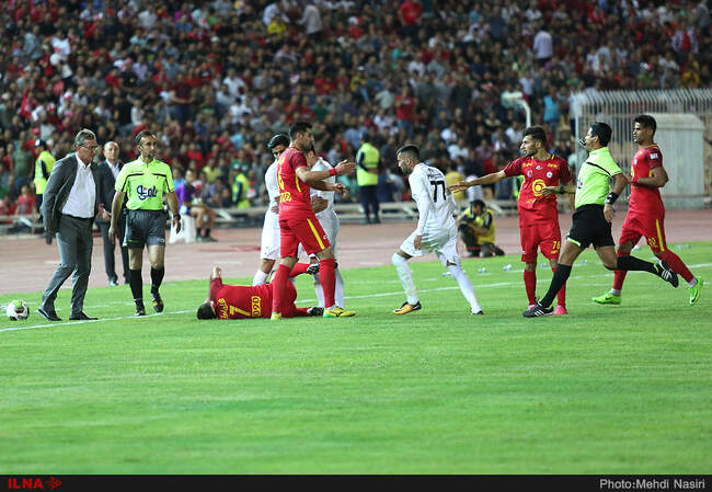 دیدار تیمهای پرسپولیس تهران و نفت تهران