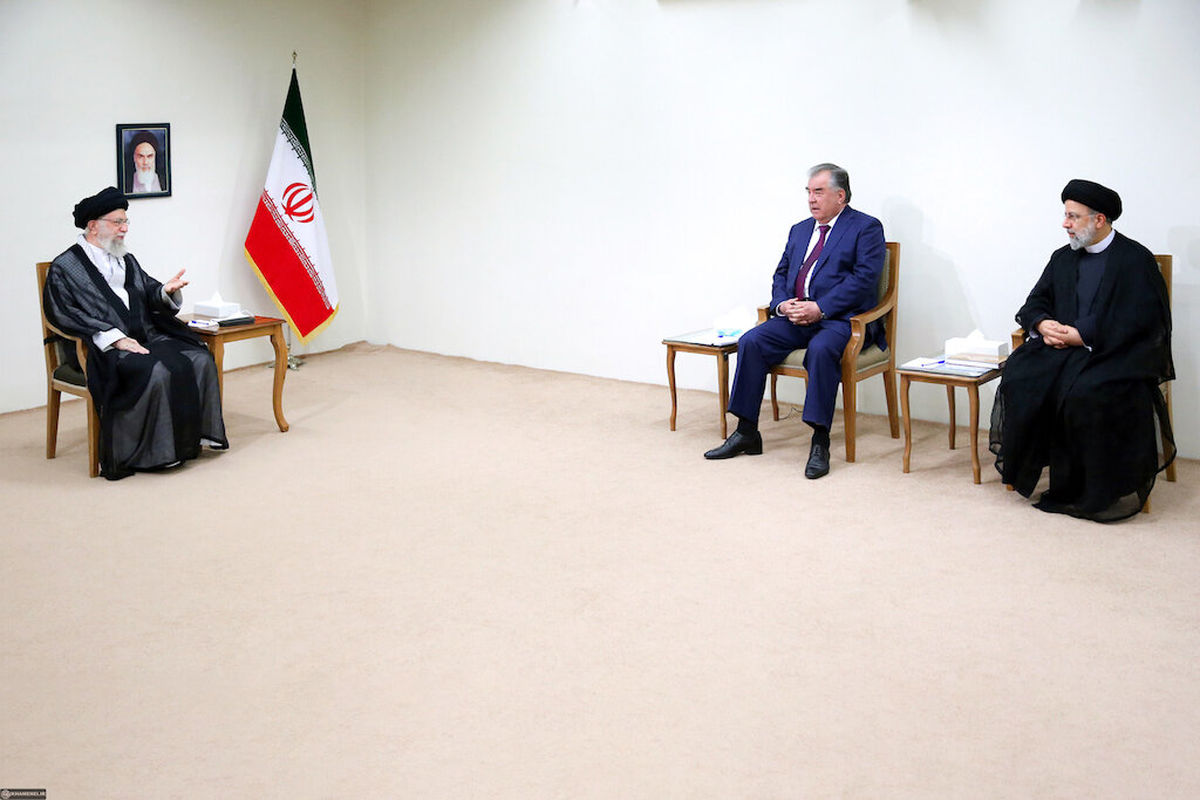 Supreme Leader: Focusing on internal capacities disables the superpowers' weapon of sanctions