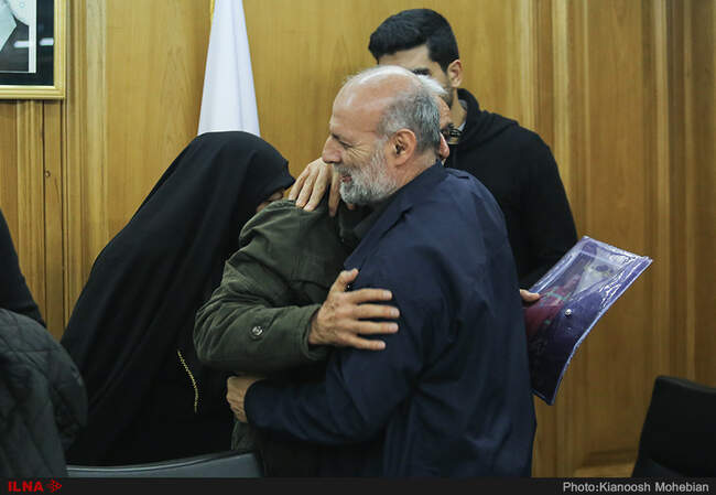 دیدار خانواده‌های شهدای آتش‌نشان پلاسکو با اعضای شورای شهر