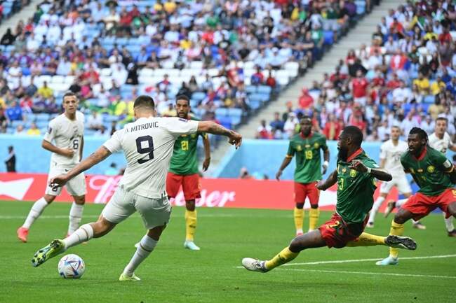 TOPSHOT-FBL-WC-2022-MATCH29-CMR-SRB