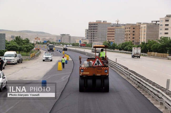 بازدید خبرنگاران از روند اجرای پروژه روکش آسفالت آزاد راه تبریز - زنجان