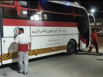ورود نخستین اتوبوس آمبولانس حامل مصدومان از نجف به ایران