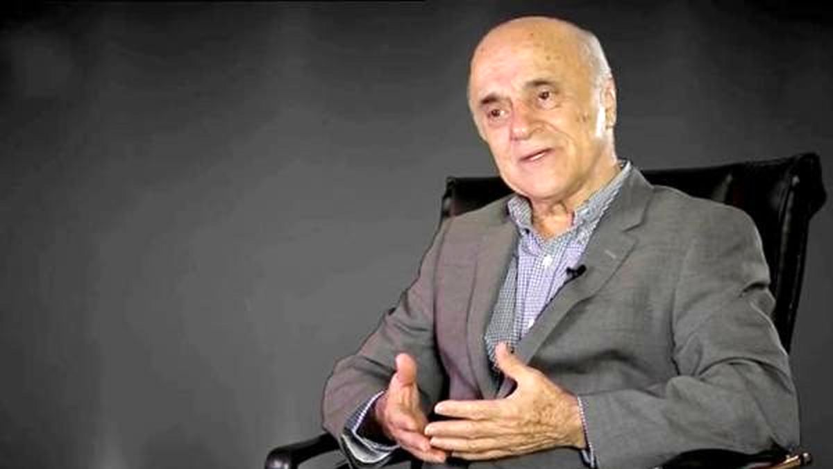 مصطفوی: وقتی اساسنامه جدید را همان نفرات قبلی می‌نویسند مشکلات به قوت خودش باقی می‌ماند/ حق فوتبال را نمی‌دهند تا آن را وابسته به دولت نگه دارند/ از اینکه پیروانی را برای تیم ملی به قلعه‌نویی معرفی کردم احساس شرم می‌کنم