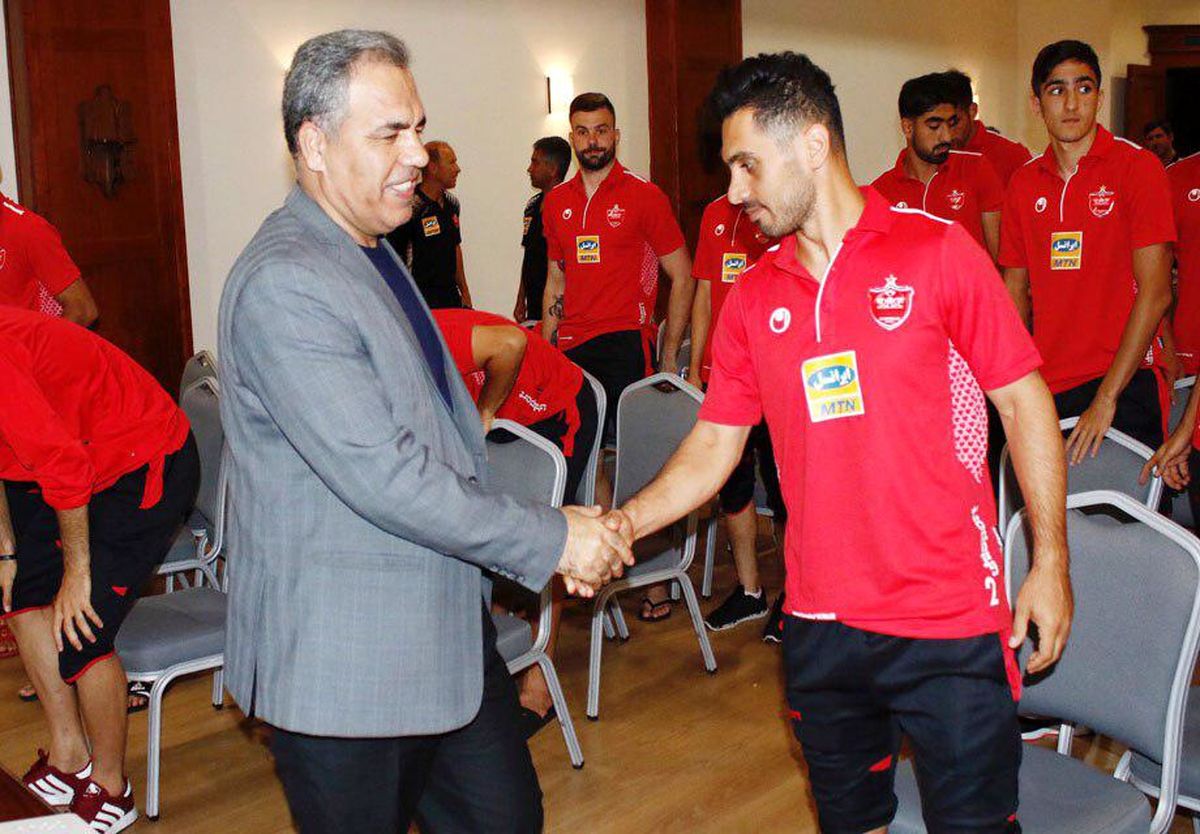 فیلم / صحبت‌های ایرج عرب در مورد مهاجم جدید پرسپولیس