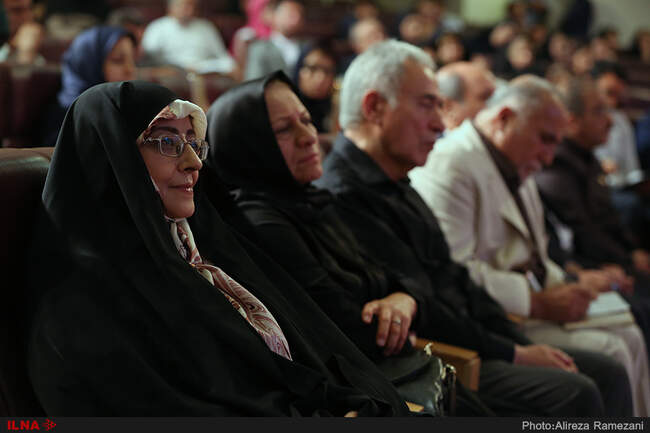 مراسم رونمایی از تندیس و تمبر مریم میرزاخانی