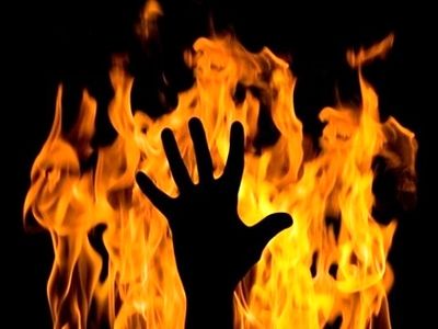 آتشی که عاقبت جان «خاتون »را گرفت/ خواهرم با خانواده‌اش در انبار شهرداری زندگی می‌کرد/ محمدجواد ۵ ماه بود حقوق نگرفته بود/ سرپرست شهرداری: مشکلات حل نشود با بدتر از این‌ها مواجه می‌شویم