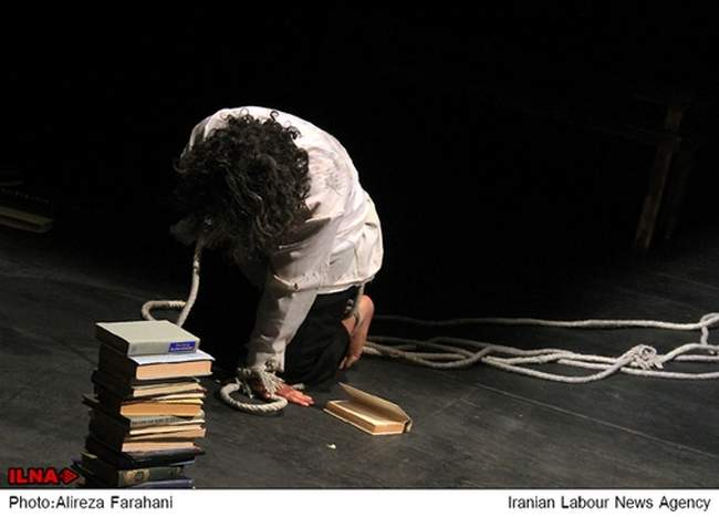 اجرای نمایش کالون و قیام کاستلیون