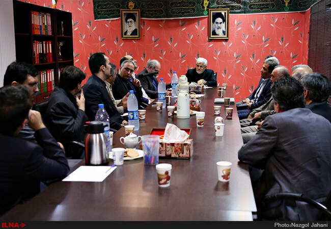 دیدار جمعی از اصناف و بازاریان با محمدرضا عارف