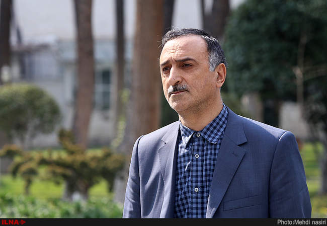 اعضای هیات دولت در حیاط پاستور