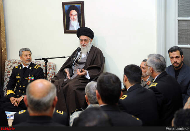 دیدار جمعی از فرماندهان و مسئولان نیروی دریایی ارتش با رهبرانقلاب اسلامی 