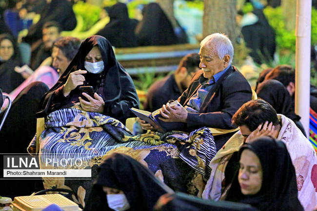 احیای شب بیست و یکم ماه رمضان در گلستان شهدا‎ اصفهان