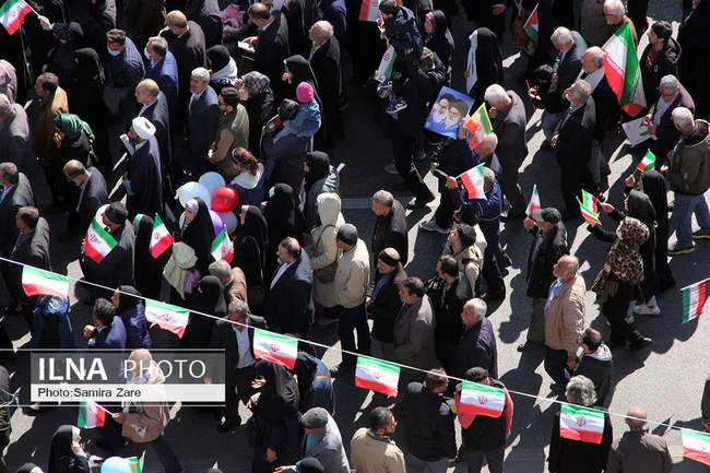 حضورحماسی مردم شیراز در راهپیمایی ۲۲بهمن