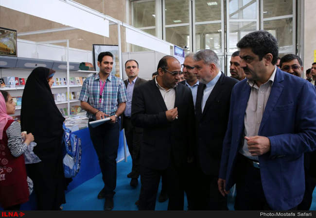 حضور  سید رضا صالحی امیری وزیر فرهنگ و ارشاد در سی‌‌اُمین نمایشگاه ب