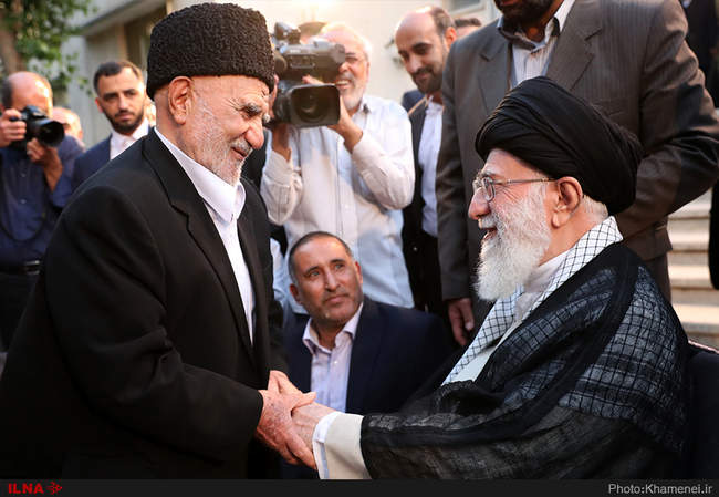 دیدار جمعی از شاعران و اهالی فرهنگ و ادب با رهبر انقلاب