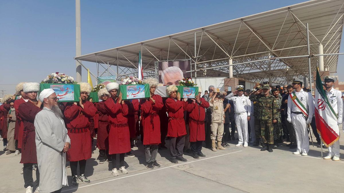 پیکر ۴۶ شهید تازه تفحص شده وارد کشور شد