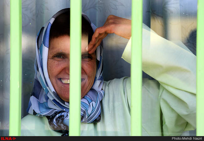 دیدار رئیس جمهور از خانه سالمندان و معلولین مجتمع قدس