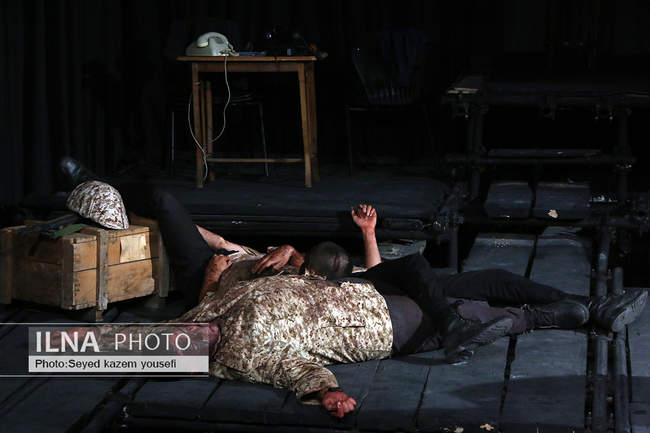 تئاتر «اولولری قویلایین»؛ پیام‌آور صلح روی صحنه تبریز