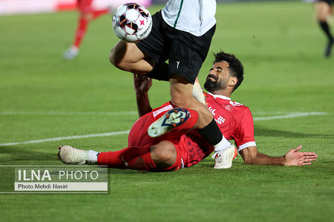 دیدار تیمهای فوتبال پرسپولیس تهران و ذوب آهن اصفهان