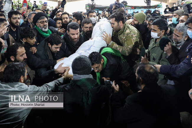 تدفین سه شهید گمنام در عرصه میدان شهدای مشهد