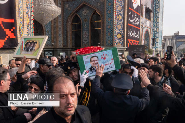 خاکسپاری پیکر شهید علی شمخانی در امامزاده صالح (ع)