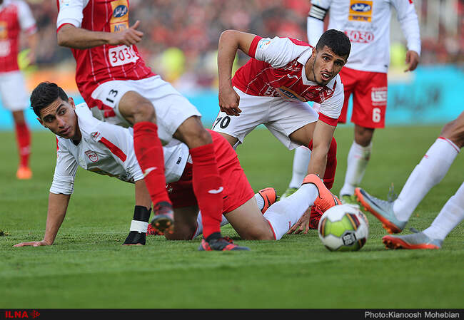 دیدار تیم‌های فوتبال پرسپولیس تهران و تراکتور سازی تبریز