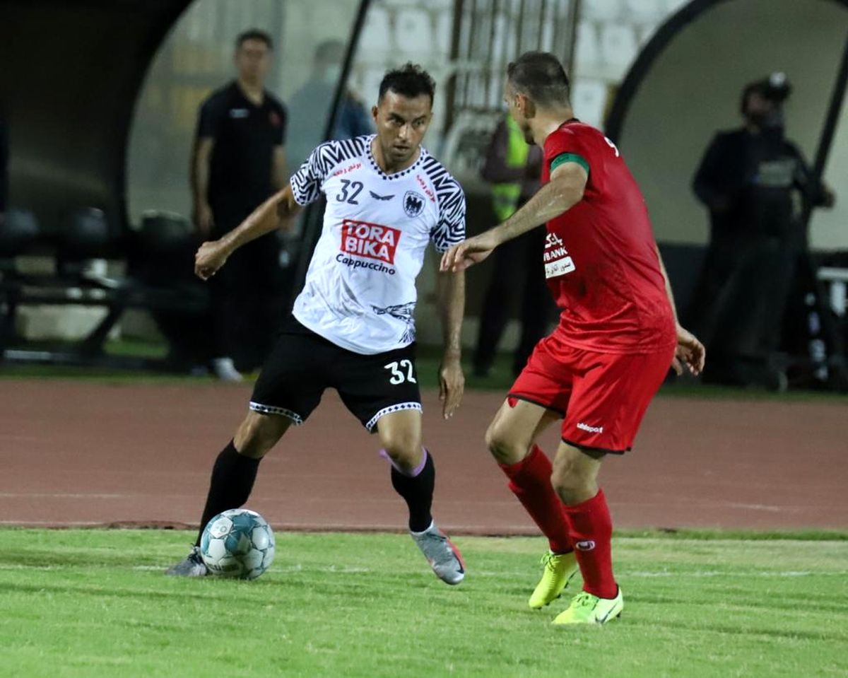 برتری پرگل پرسپولیس مقابل شاهین بندر عامری