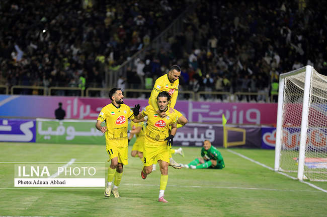 دیدار تیم فجرشهیدسپاسی شیراز و فولاد خوزستان