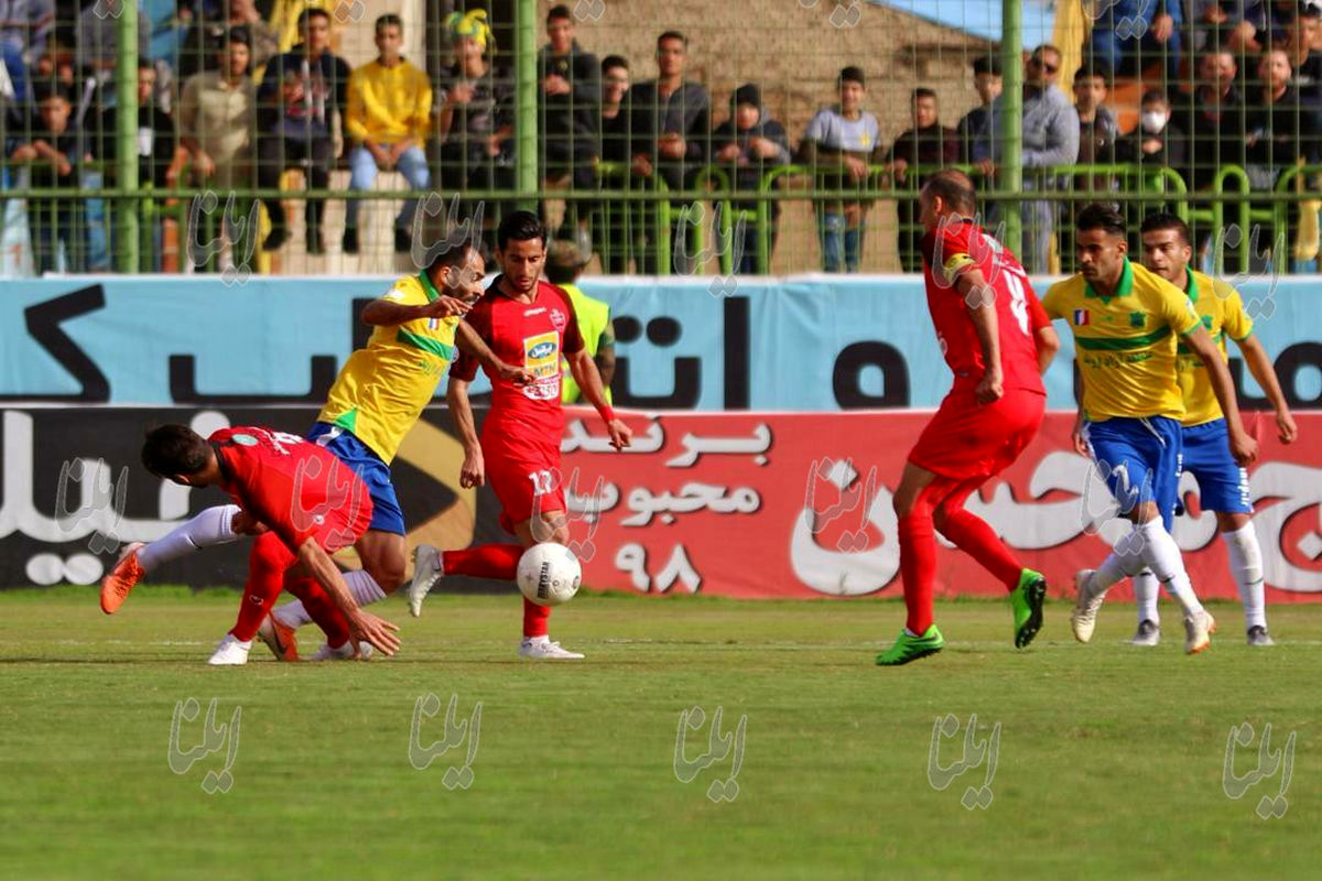 صحنه مشکوک به پنالتی در محوطه جریمه پرسپولیس (عکس)
