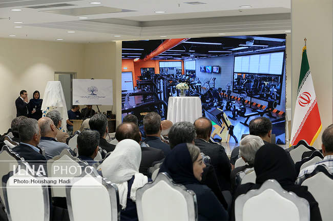 نشست رونمایی از گزارش 1403 شرکت صنایع تولیدی کروز