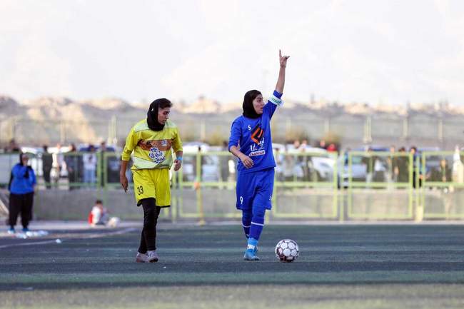 تصاویری از دیدار تیم های ایستا البرز و آوا تهران