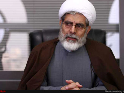 مرحوم یزدی ناملایمات فراوان دید اما از جاده انصاف و منافع ملی خارج نشد
