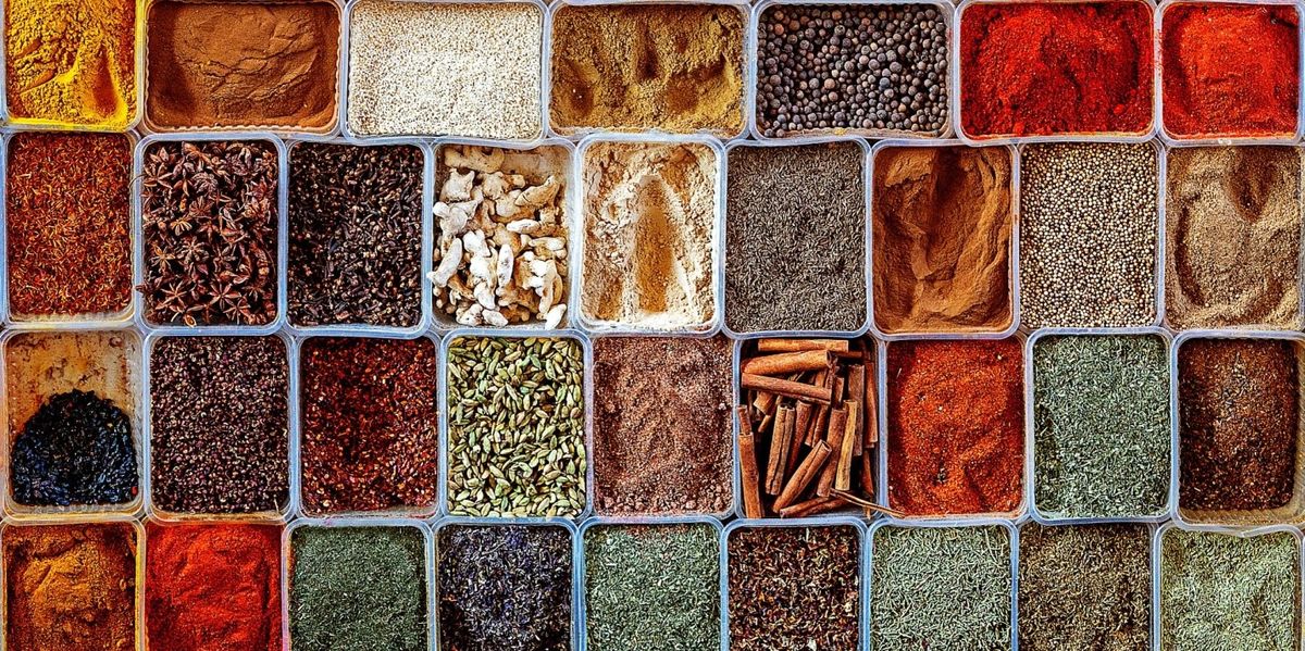 خرید ادویه مرغوب، راز خوشمزگی غذاها