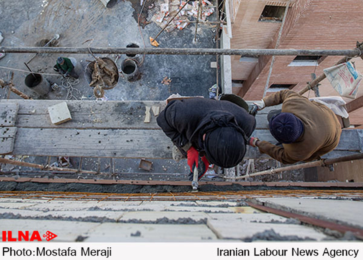 حل مشکلِ بیمه کارگران ساختمانی کارِ کمی نیست/دولتمردان برای رکود ساختمان چاره بیندیشند