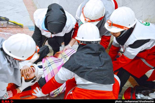 اجرای مانور زلزله در دانشگاه آزاد شهرستان قوچان