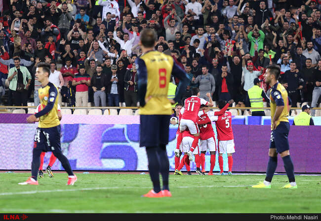 دیدار تیم های پرسپولیس تهران و نفت تهران