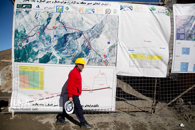 بازدید رئیس بنیاد مستضعفان از فاز ۳ آزادراه تهران شمال