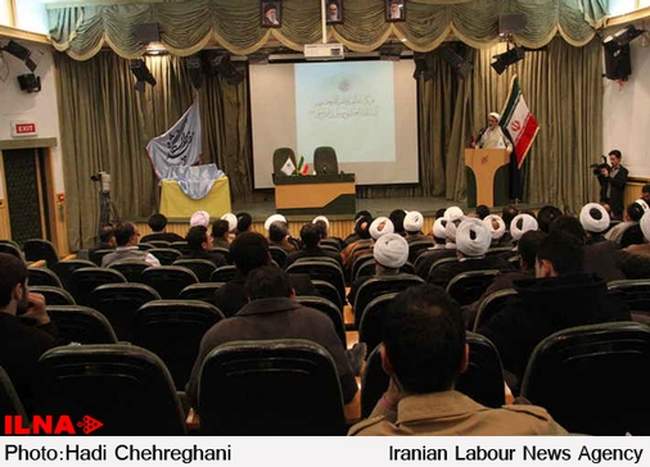 رونمایی از کتاب حضرت آیت الله العظمی موسوی اردبیلی