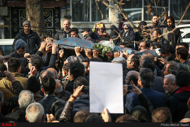 مراسم تشییع پیکر پوران شریعت‌رضوی همسر دکتر علی شریعتی