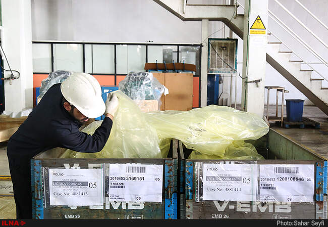 تحویل نخستین سری از کامیون های ولوو در طرح نوسازی خودروهای فرسوده با حضور وزیر صنعت