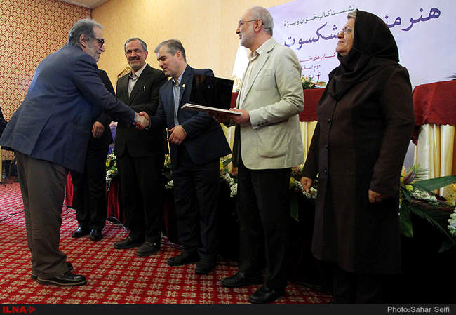 نشست کتابخوانی ویژه هنرمندان پیشکسوت 