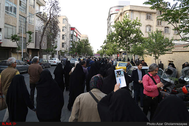  آغاز همایش گروه‌های کارگری در مقابل ساختمان تشکیلات مرکزی خانه کار