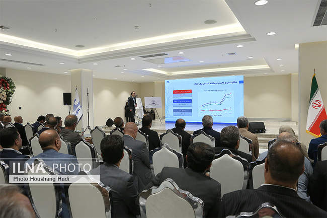 نشست رونمایی از گزارش 1403 شرکت صنایع تولیدی کروز