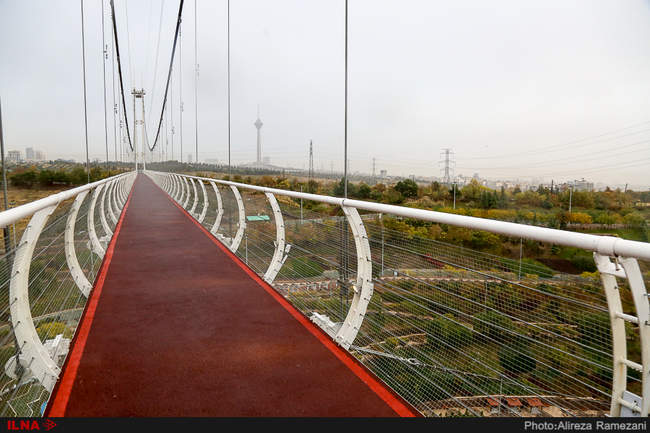 بهره برداری از 21 پروژه شهری منطقه 2 تهران -پل معلق آسمان