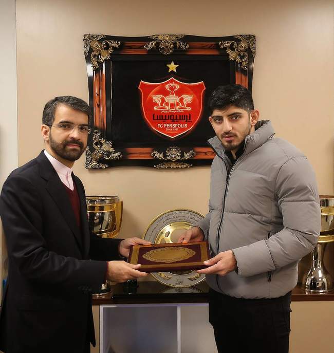 گزارش تصویری از مراسم عقد قرارداد مهدی ترابی با پرسپولیس